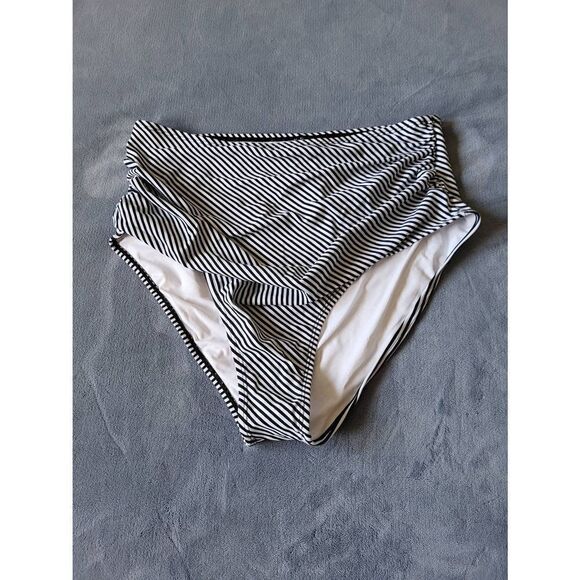 Cupshe swim bottom  - Picture 1 of 4